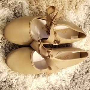 Dance Class tap shoes (size 1)